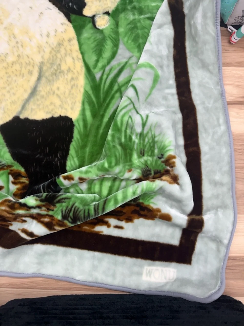 WONU Plush Panda Print Throw Blanket